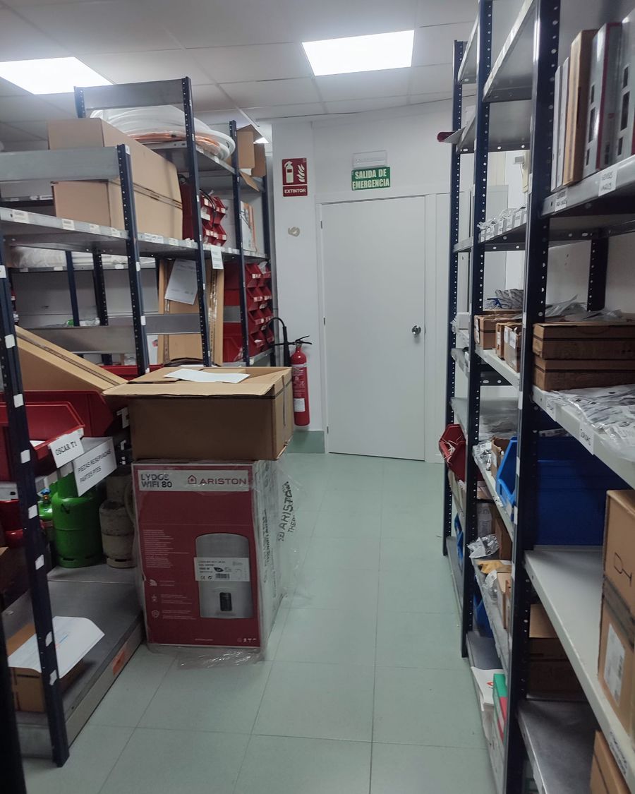 Magatzem de recanvis originals d'Arisat a Palma