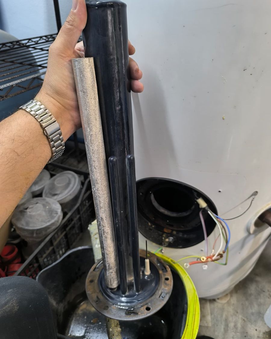 Resistencia y ánodo de magnesio nuevos, listos para montar